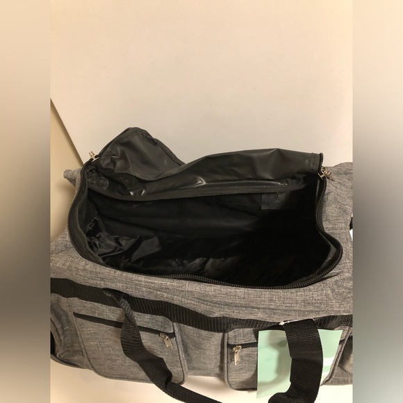 Grey Duffel Bag *1 Of 2* - Picture 6 of 7